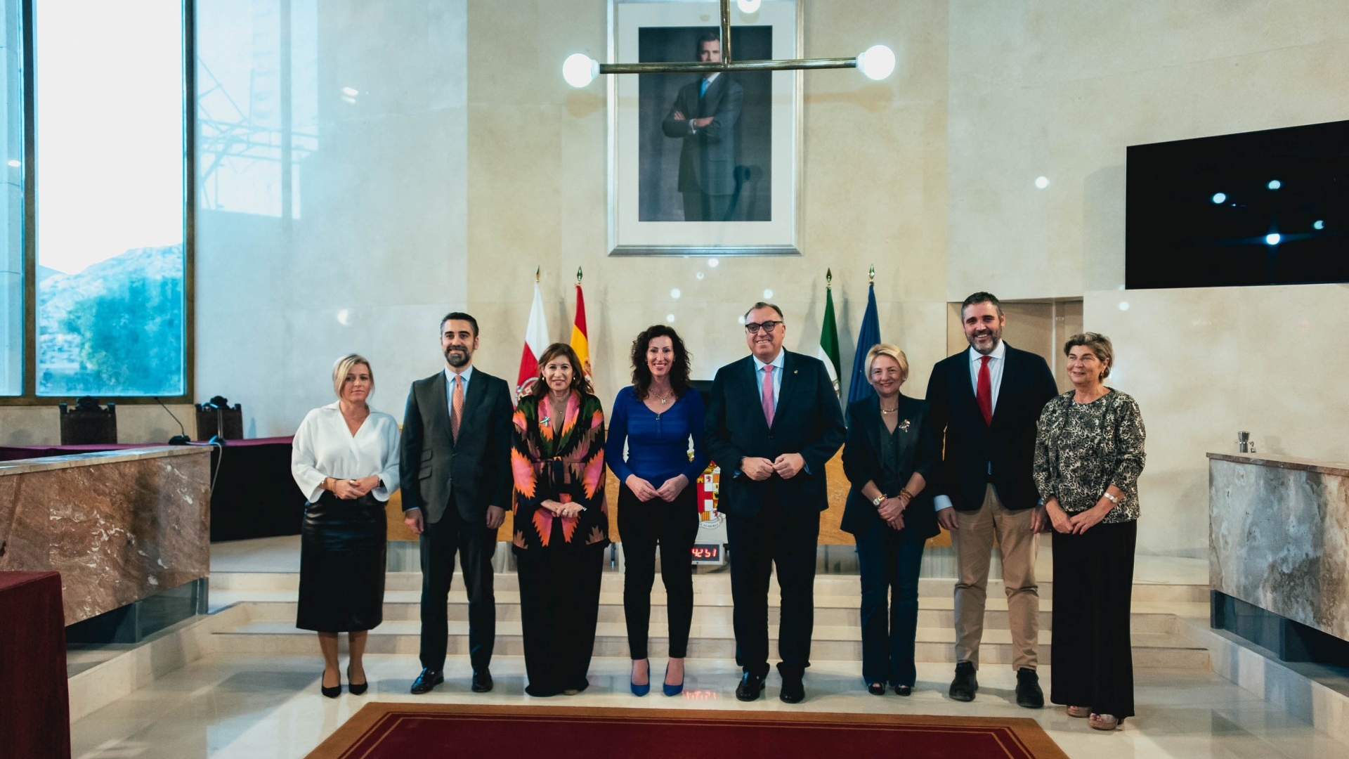 FOTO FAMILIA FIRMA CONVENIO uai - Turismo Almería