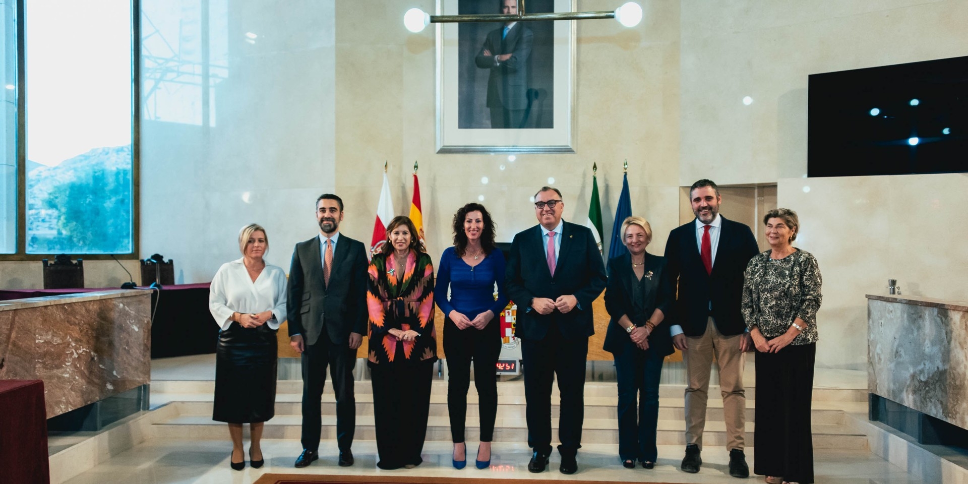 FOTO FAMILIA FIRMA CONVENIO uai - Turismo Almería