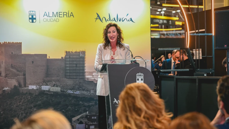 Almería invita a respirar, sentir y vivir con su nueva campaña turística presentada en FITUR 2025